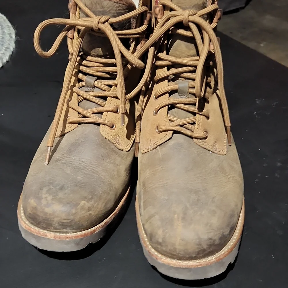 Ugg lace up snow boots - Picture 3 of 5